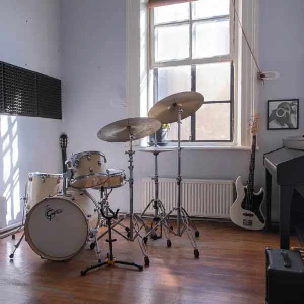 İzmir, Alsancak'ta kiralık amatör müzik stüdyosu - 1